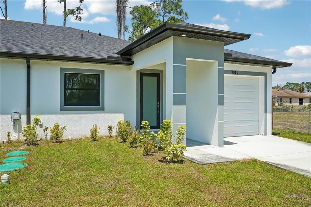 845-847 Meadow RD, LEHIGH ACRES, FL 33973 — photo 2