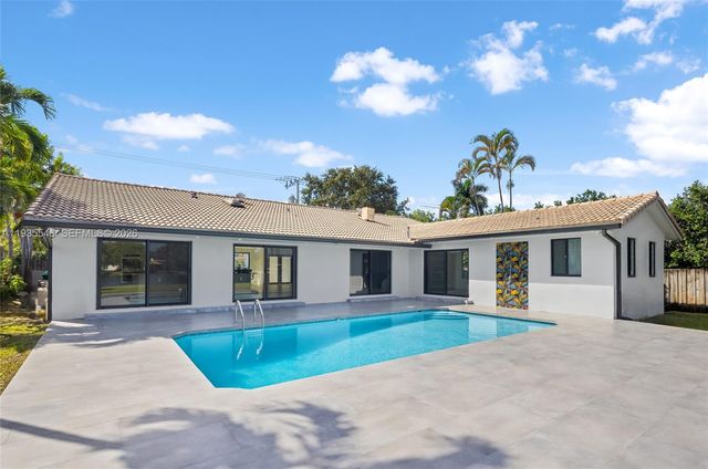 18735 NE 18th Avenue, Miami, FL 33179