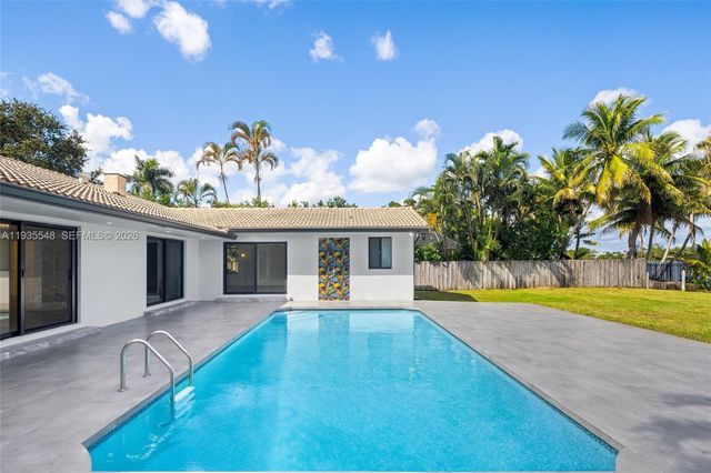 18735 NE 18th Avenue, Miami, FL 33179