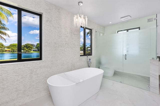 18735 NE 18th Avenue, Miami, FL 33179