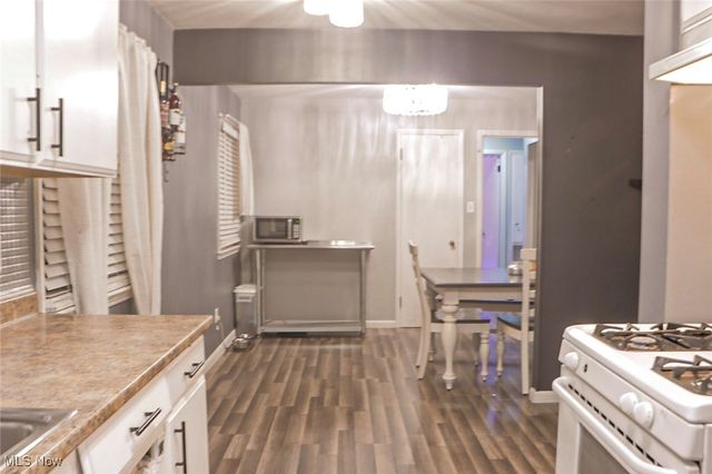 6397 Aylesworth Drive, Parma Heights, OH 44130