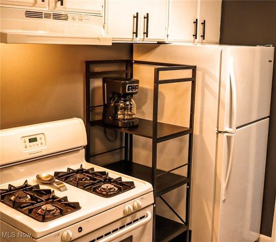 6397 Aylesworth Drive, Parma Heights, OH 44130