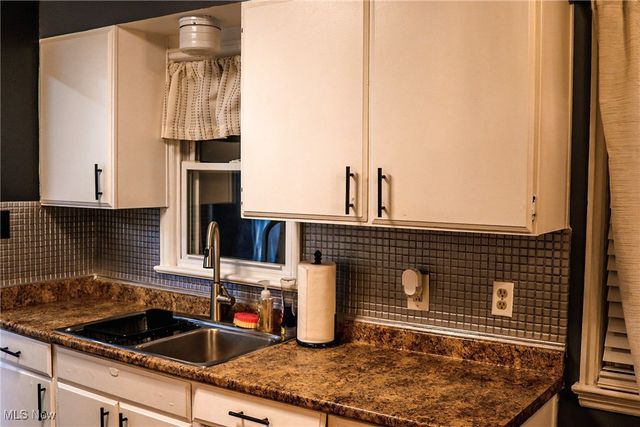 6397 Aylesworth Drive, Parma Heights, OH 44130