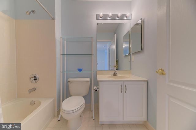 104 TUNICFLOWER LN, Princeton Junction, NJ 08550