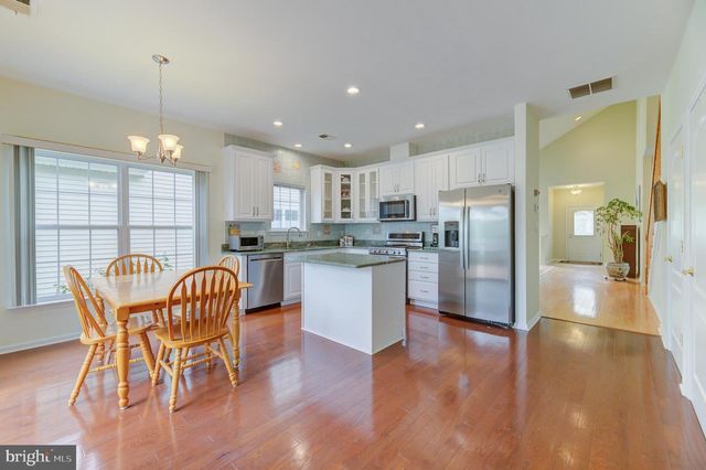 104 TUNICFLOWER LN, Princeton Junction, NJ 08550