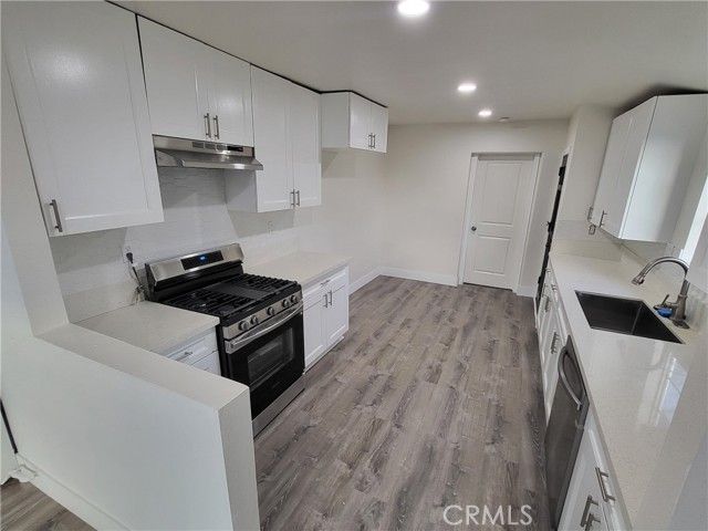 4401 La Clede Avenue, Los Angeles, CA 90039