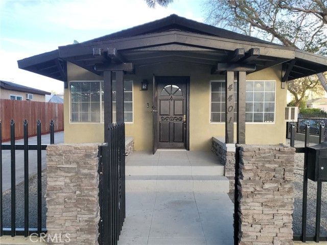 4401 La Clede Avenue, Los Angeles, CA 90039