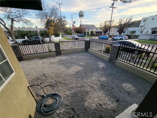 4401 La Clede Avenue, Los Angeles, CA 90039