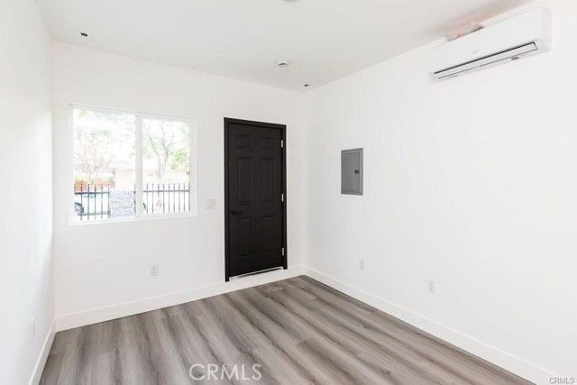 4401 La Clede Avenue, Los Angeles, CA 90039