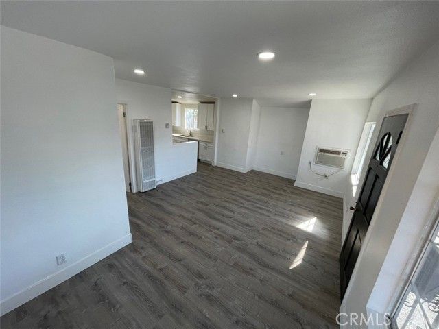 4401 La Clede Avenue, Los Angeles, CA 90039