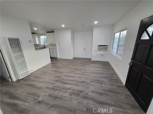 4401 La Clede Avenue, Los Angeles, CA 90039