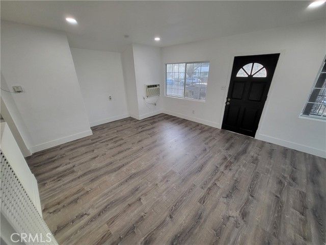 4401 La Clede Avenue, Los Angeles, CA 90039