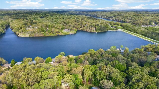 59 Churchill Drive, Bella Vista, AR 72715