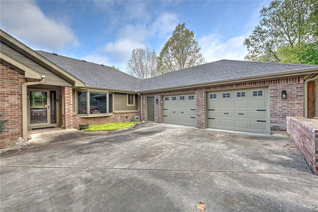 59 Churchill Drive, Bella Vista, AR 72715