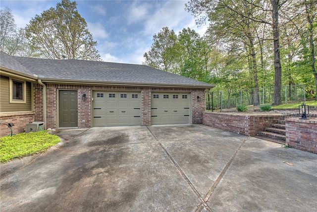59 Churchill Drive, Bella Vista, AR 72715