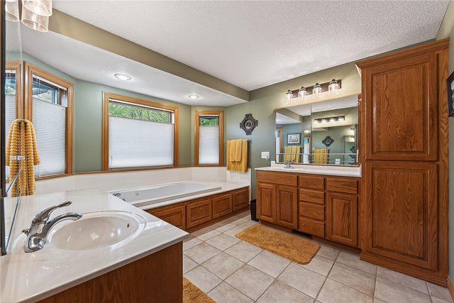 59 Churchill Drive, Bella Vista, AR 72715