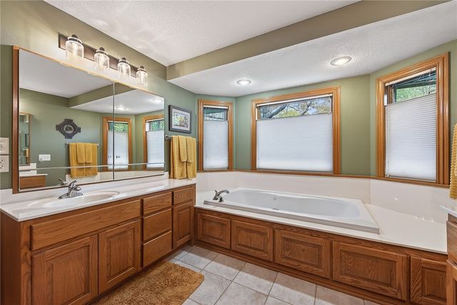 59 Churchill Drive, Bella Vista, AR 72715