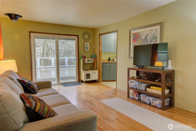 8311 NE 175TH Street, Kenmore, WA 98028