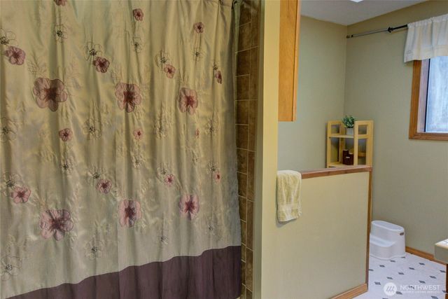 8311 NE 175TH Street, Kenmore, WA 98028