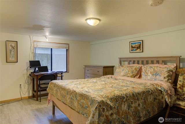 8311 NE 175TH Street, Kenmore, WA 98028