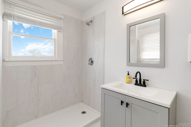 30951 Blanco, Bulverde, TX 78163