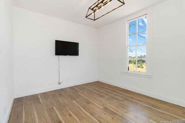 30951 Blanco, Bulverde, TX 78163