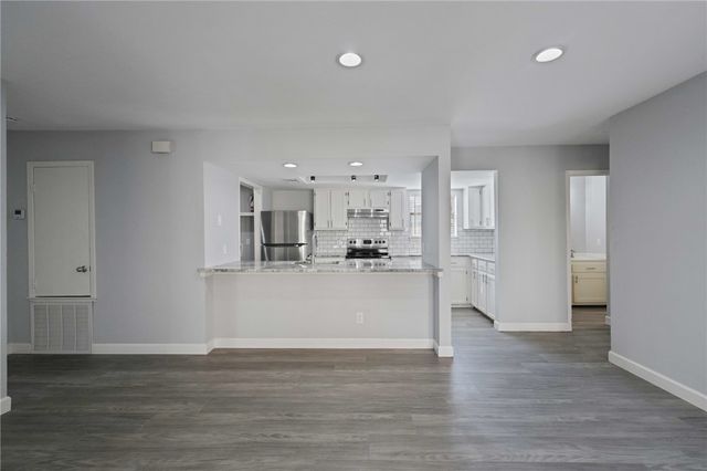 2406 Capitan Dr C, Corpus Christi, TX 78414