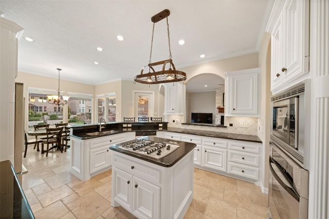 12323 Longmire Cove, Conroe, TX 77304