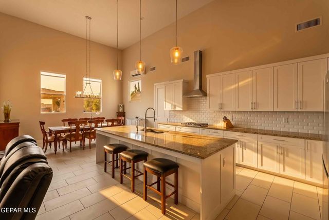 1356 DESERT NIGHT Street, El Paso, TX 79912