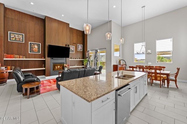 1356 DESERT NIGHT Street, El Paso, TX 79912