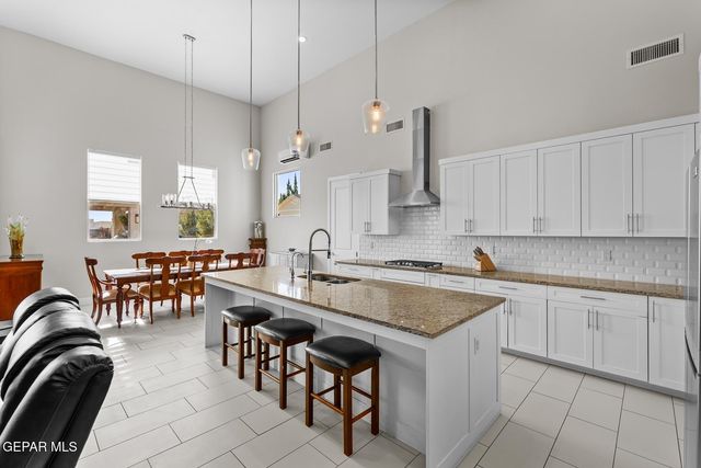 1356 DESERT NIGHT Street, El Paso, TX 79912
