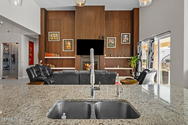 1356 DESERT NIGHT Street, El Paso, TX 79912