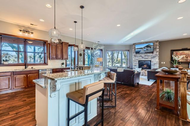 19900 Cottagewood Road, Deephaven, MN 55331