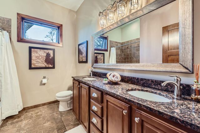 19900 Cottagewood Road, Deephaven, MN 55331