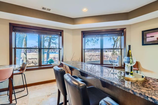 19900 Cottagewood Road, Deephaven, MN 55331