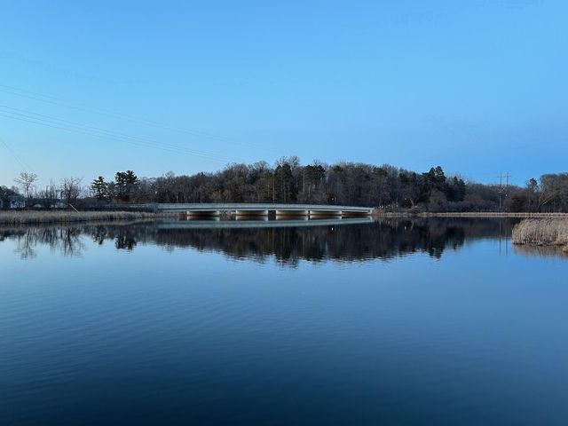 19900 Cottagewood Road, Deephaven, MN 55331