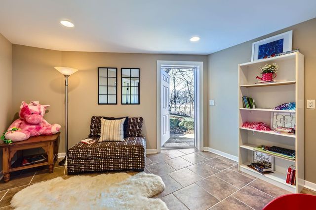 19900 Cottagewood Road, Deephaven, MN 55331