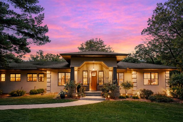 19900 Cottagewood Road, Deephaven, MN 55331