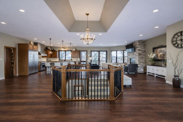 19900 Cottagewood Road, Deephaven, MN 55331