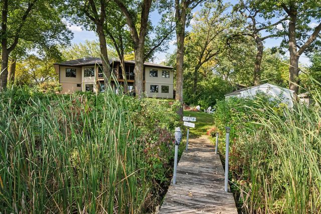 19900 Cottagewood Road, Deephaven, MN 55331