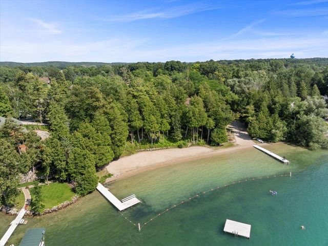 86 Point Elkhart DRIVE, Elkhart Lake, WI 53020