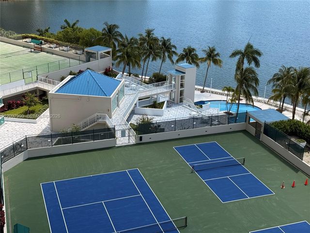 3370 Hidden Bay Dr 1213, Aventura, FL 33180