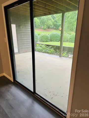 8029 Cedar Glen Drive, Charlotte, NC 28212