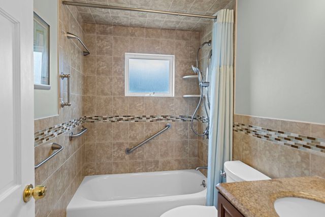 50 Main St, Foxboro, MA 02035