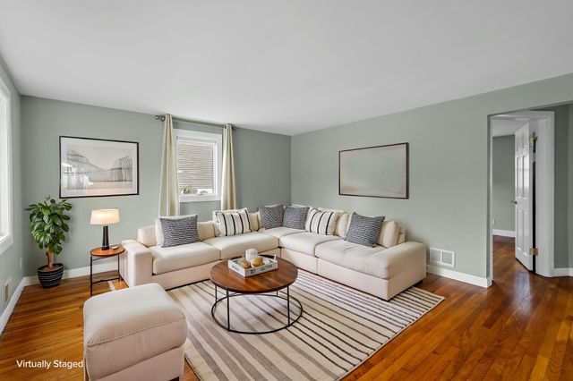 50 Main St, Foxboro, MA 02035