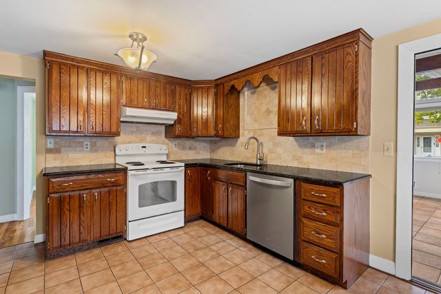 50 Main St, Foxboro, MA 02035