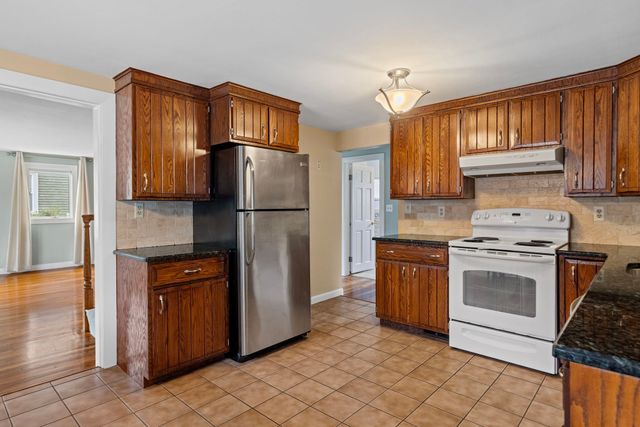 50 Main St, Foxboro, MA 02035