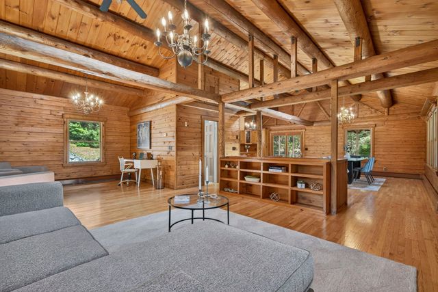 25 Old Center St, Carver, MA 02330
