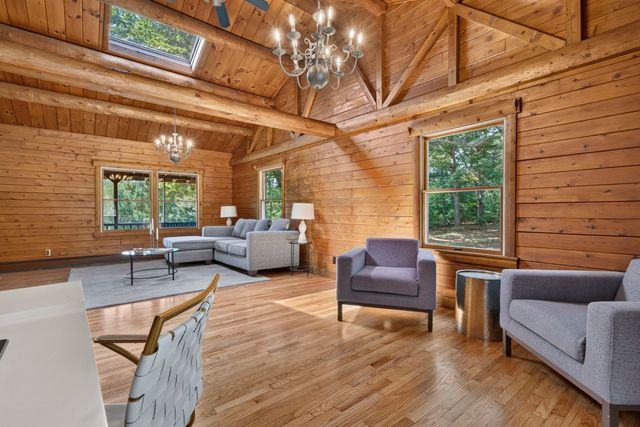25 Old Center St, Carver, MA 02330