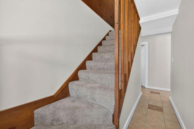 25 Old Center St, Carver, MA 02330